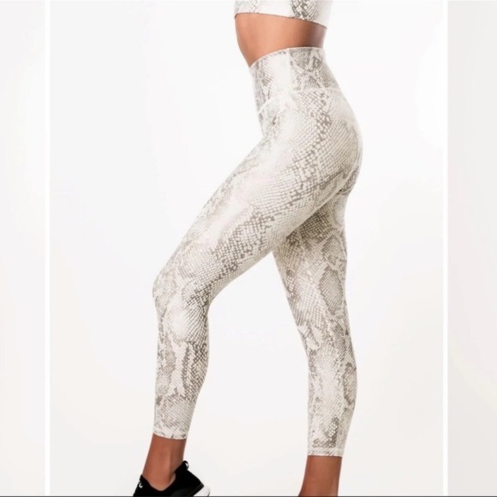 IVL Collective HYDRASCULPT METALLIC SNAKE ACTIVE LEGGING WINTER WHITE Size 2 NWT